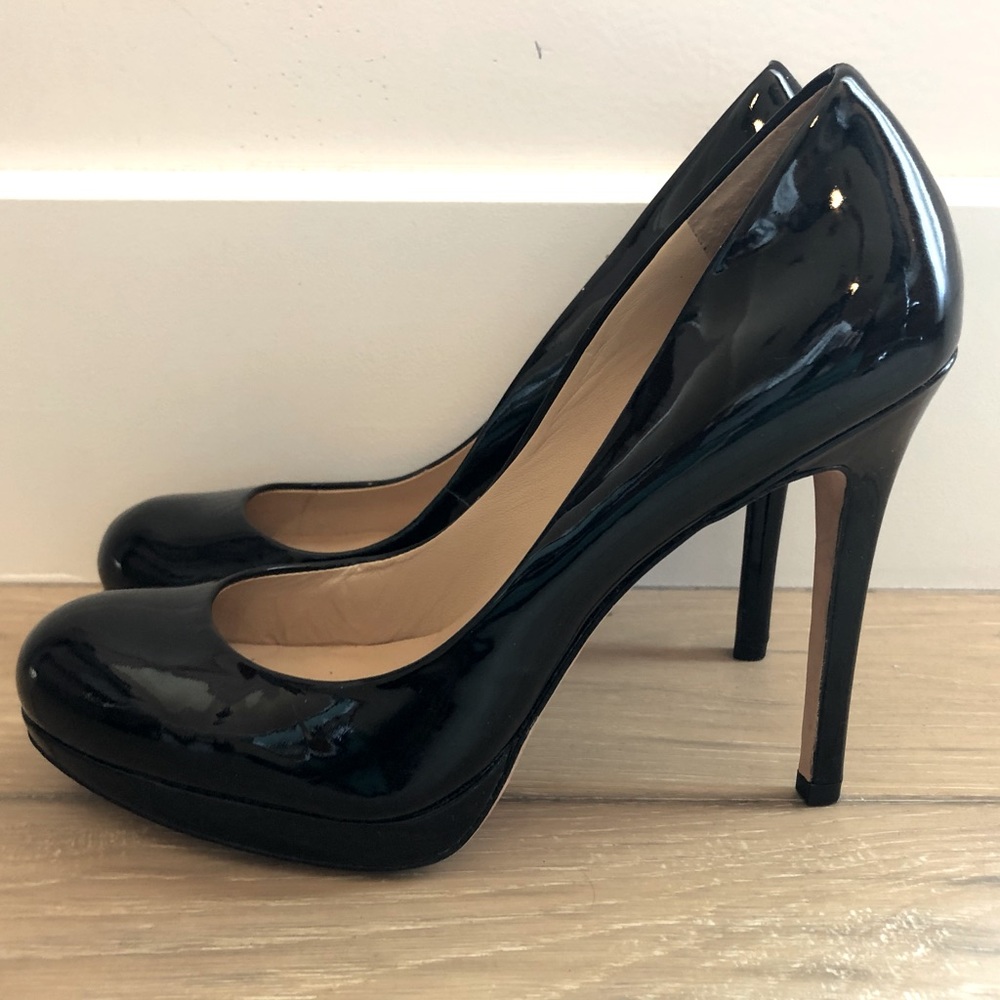 NWOT Ann Taylor Black Patent Leather Sexy Pumps